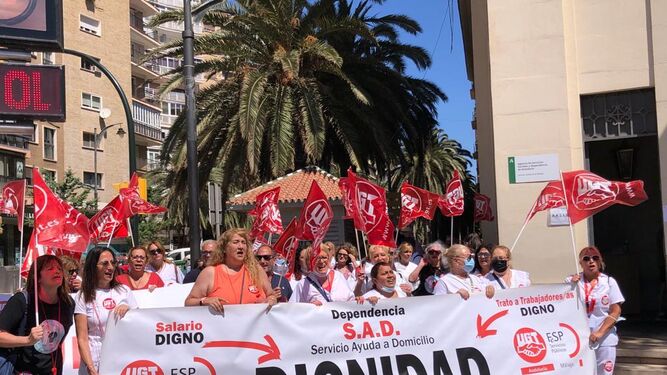 Reciente protesta de las trabajadoras de ayuda a domicilio en Málaga.