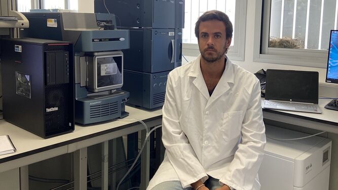 Pedro García en el laboratorio.