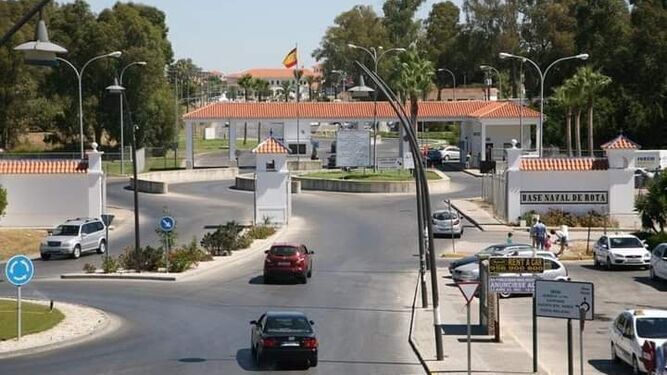 La entrada de la Base Naval de Rota por el casco urbano de este municipio gaditano.