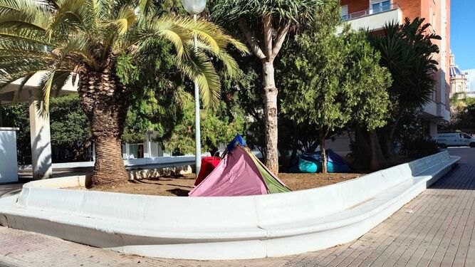 Cádiz convertido en zona de acampada