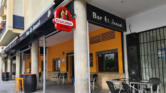 Una imagen del bar El Juncal, en la barriada del mismo nombre.