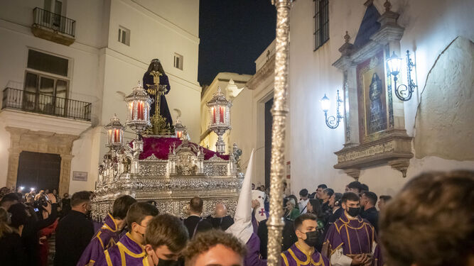 El Cristo de Medinaceli, poco después de salir de Santa Cruz el pasado Jueves Santo.