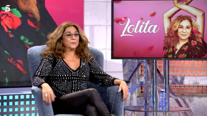 Lolita en el plató del 'Deluxe' de Telecinco
