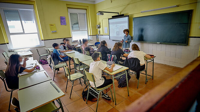 Un aula de un instituto de Cádiz, en una imagen de archivo