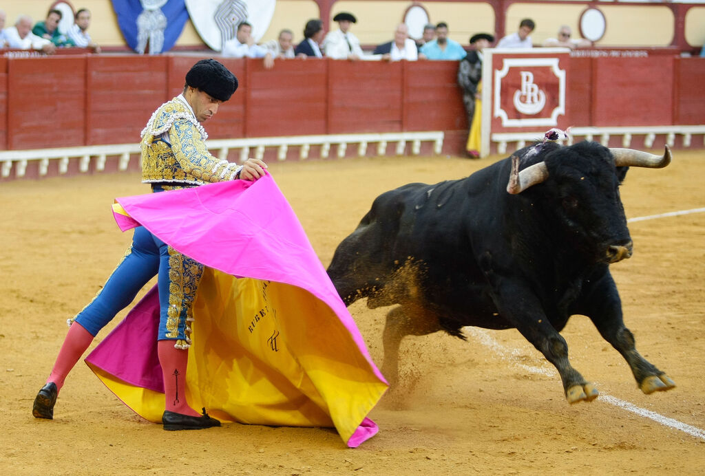 Las im&aacute;genes de la corrida de toros en El Puerto con Escribano, Morilla y Pinar