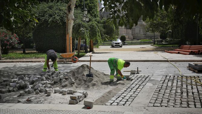 Obras de remodelación en la plaza de España.
