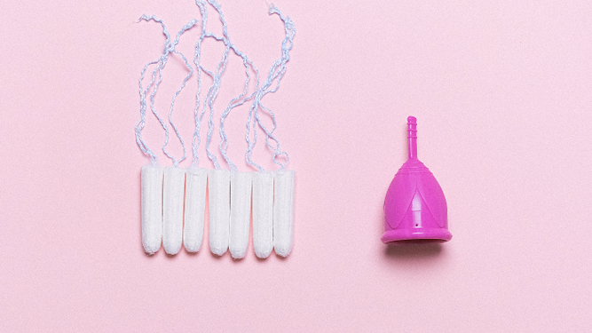 La situación de los productos de higiene menstrual, de ser gratis en Escocia a la escasez en EEUU