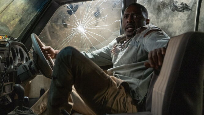 Idris Elba, en una escena de 'La bestia'.