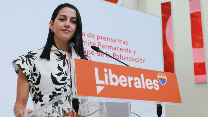 Inés Arrimadas, este lunes en rueda de prensa
