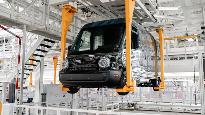 Mercedes y Rivian acuerdan desarrollar y producir conjuntamente furgonetas