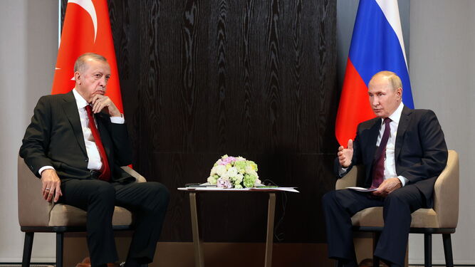 Los presidentes de Turquía, Recep Tayyip Erdogan (izq.), y Rusia, Vladimir Putin, en Samarcanda.