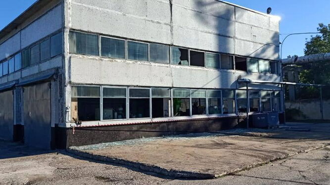 Imagen de los destrozos provocados por los ataques rusos en la planta nuclear de Mykolaiv.
