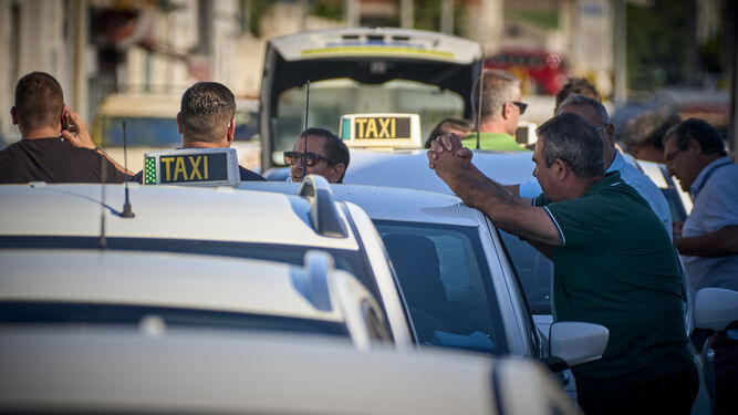Imagen de uno de los paros de los taxistas contra las VTC.