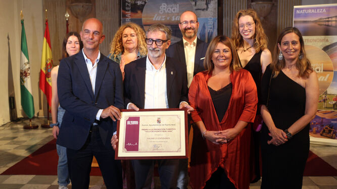 Entrega del Premio a la Promoción Turística de Puerto Real  a Salinas La Esperanza