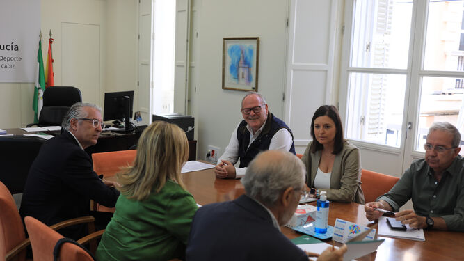 Reunión del Ayuntamiento de San Fernando con responsables de Educación.