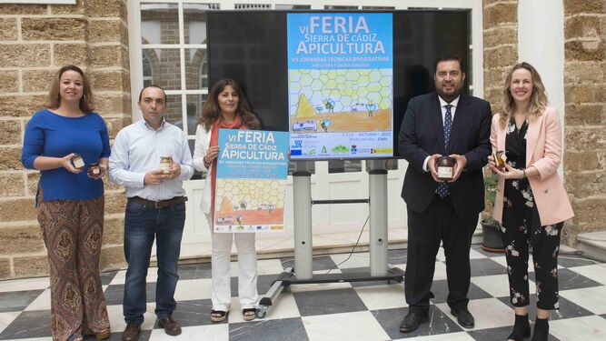 Presentación de la Feria de la Miel en la sede de Diputación.