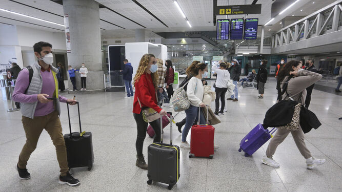 Andalucía recibe en verano casi el mismo número de turistas que en 2019