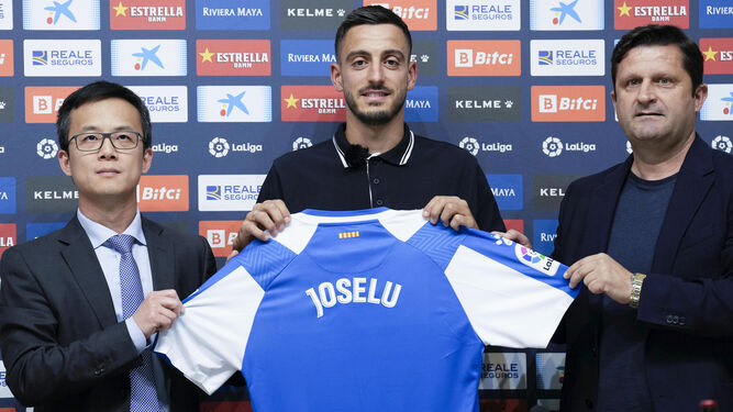 Joselu cuando fue presentado en el Espanyol.