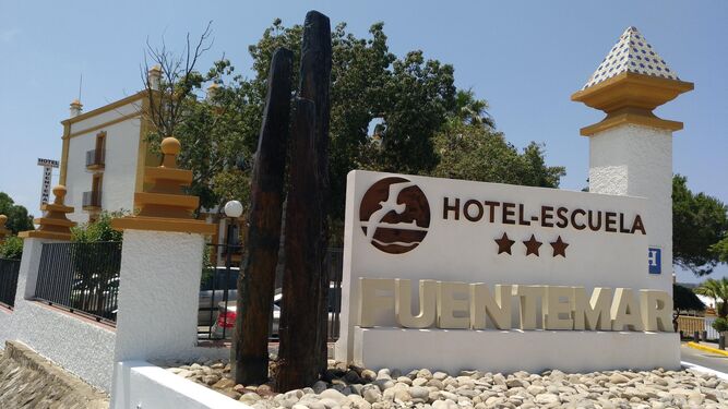 La entrada al hotel-escuela Fuentemar, en una imagen de archivo.
