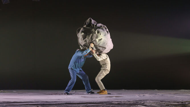 Una escena de 'Cómo convertirse en piedra', que se representará en el Teatro Falla.