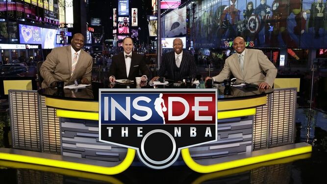 Shaquille O'Neal, Ernie Johnson, Kenny Smith y Charles Barkley en 'Inside the NBA'