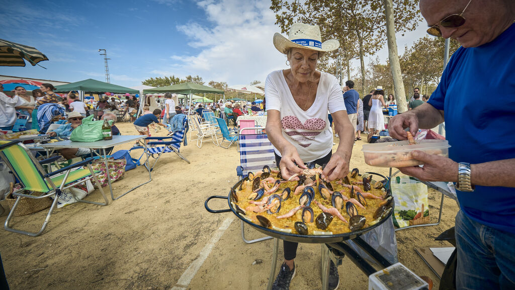 Concurso de paellas en Las Canteras.