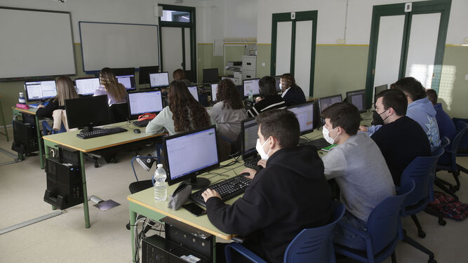 Alumnos de FP en un instituto de Sevilla.