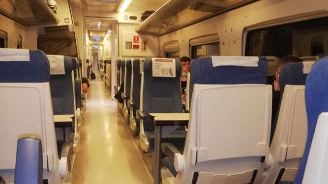 Un tren que circuló de Sevilla a Cádiz con muchos asientos vacíos