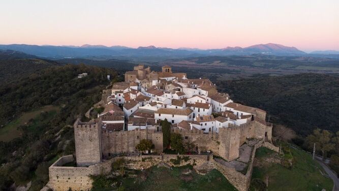 Vista aérea del Castillo de Castellar de la Frontera