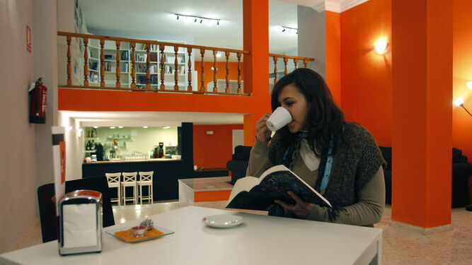 Combinar el café y la lectura para las tardes de lluvia en Cádiz