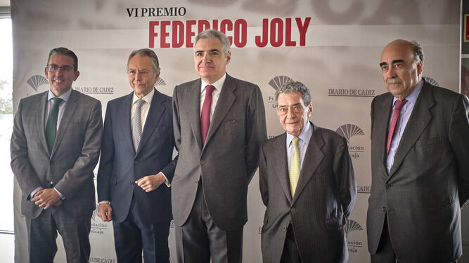 De izquierda a derecha, Sergio Corral, José Joly, Pedro Pérez-Llorca, Augusto Delkáder y Luis Isasi.