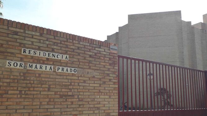 Entrada a la residencia de mayores Sor María Prado.