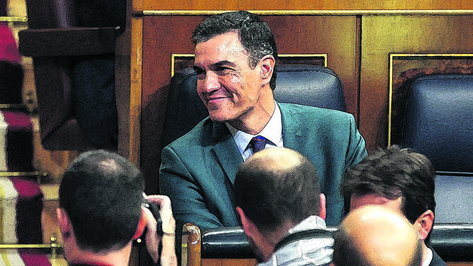 Pedro Sánchez sonríe en su escaño tras sacar adelante el jueves los Presupuestos Generales del Estado.