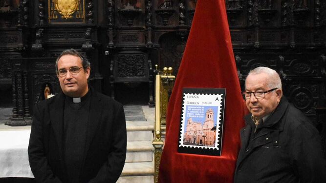 Presentación del sello conmemorativo de los 300 años del inicio de las obras de la Catedral.