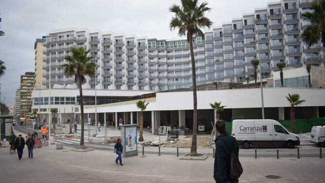 El Hotel Cádiz Bahía, aún en obras en una imagen de la pasada semana.