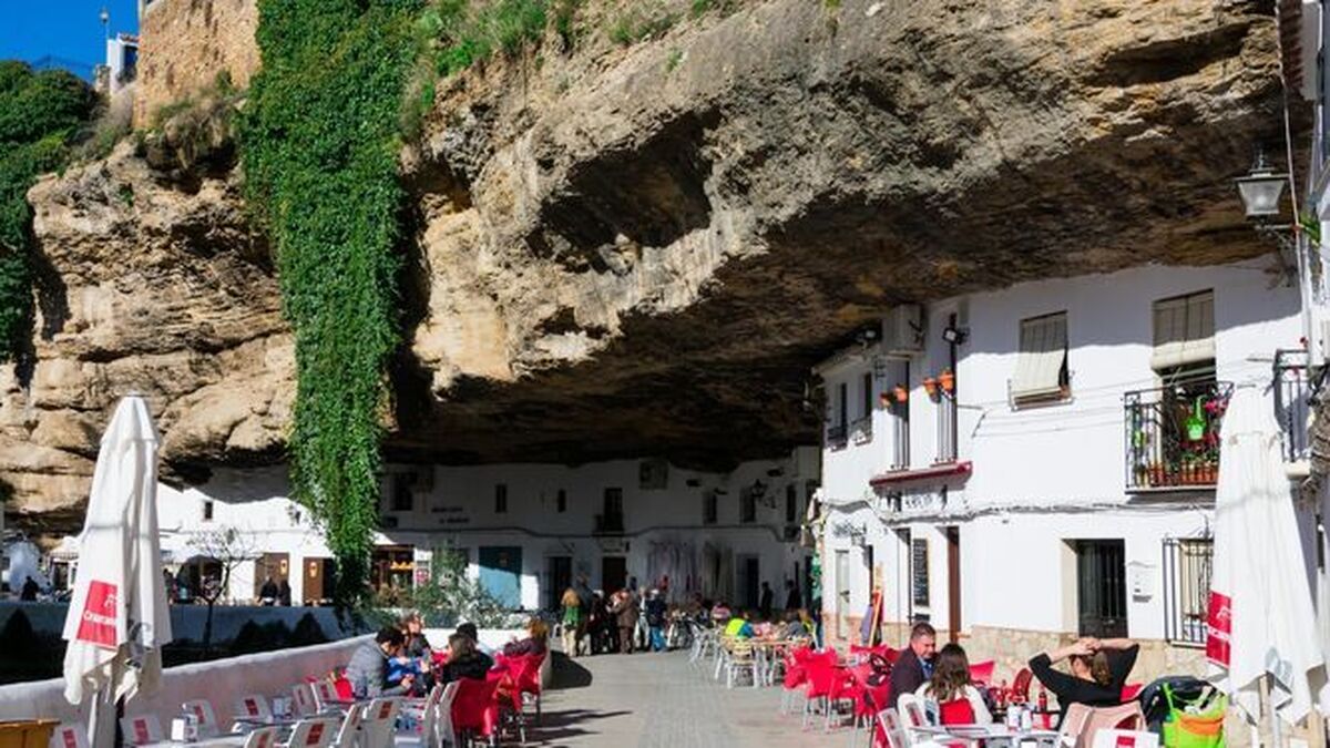 R Decaer Derivar Dormir en una casa cueva en Cádiz es posible