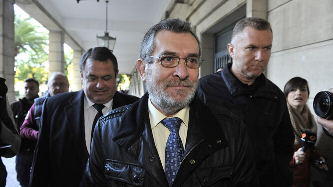 El ex delegado de Empleo en Sevilla Antonio Rivas, en los juzgados.