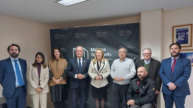 Fotografía de familia de la toma de posesión de Carolina España como presidenta de Málaga TechPark