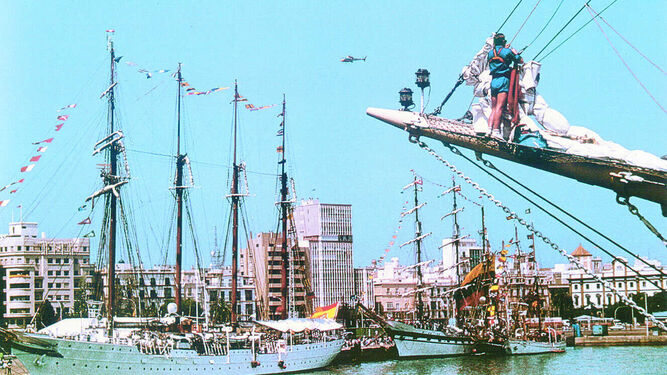 El muelle de Cádiz en la regata de la Colón 92 al Bicentenario de la Constitución