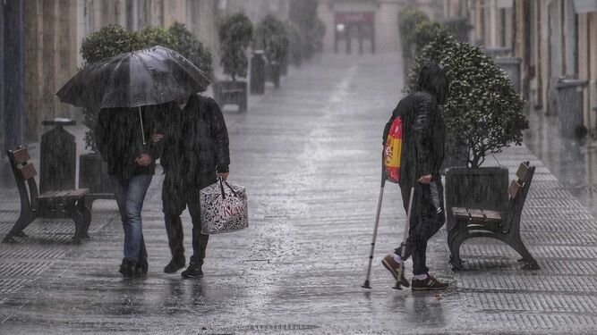 La lluvia persiste en Cádiz