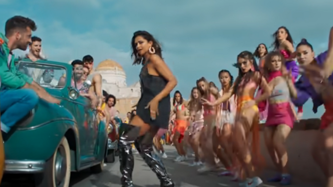 Un fragmento del vídeo musical de la película de Bollywood grabada en Cádiz