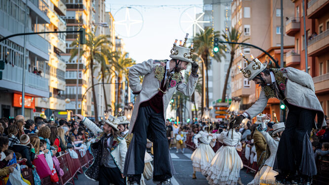 Una de las animaciones de la cabalgata de los Reyes Magos de este año por la Avenida principal de Cádiz.