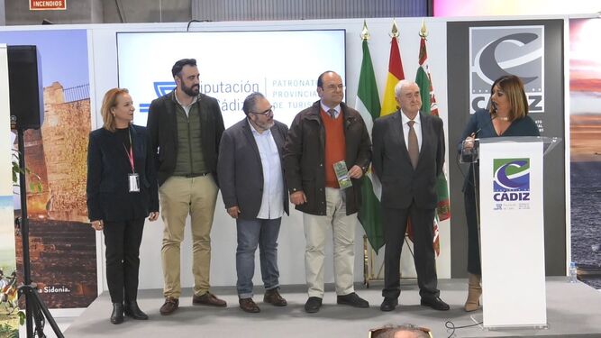 Amaya presenta la oferta de Puerto Real en Fitur junto a empresarios locales