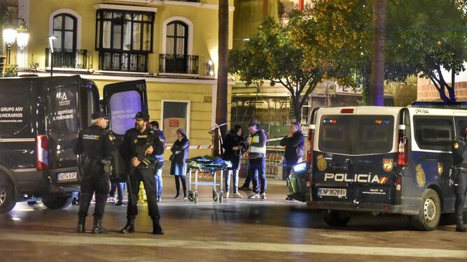 Cordón policial, ayer, en Algeciras.