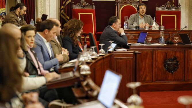 El Pleno del Ayuntamiento de Cádiz aprobó el jueves el nuevo reglamento ético.