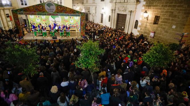 Numeroso público se congregó en la noche del viernes en San Agustín en la última jornada del concurso. de Unicaja