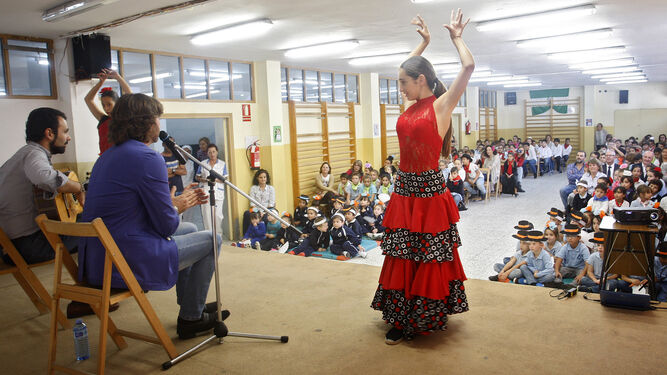 Un Día del Flamenco en el Colegio Andalucía, actual CEIP Juan Carlos Aragón.