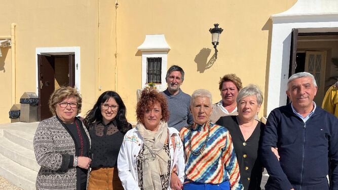 Paqui Rivera, Elo Benítez, Irene Santana, Aurora Gómez, Rosa Fernández, Teresa Morene, Rubén Rodríguez y Joaquín Lazo.