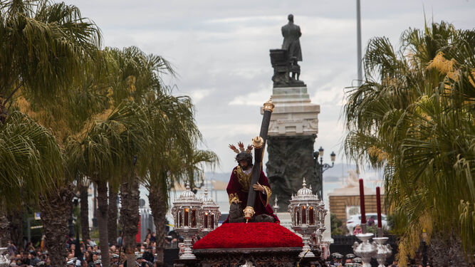 Las imágenes de la cofradía del Caido en la Semana Santa de Cádiz 2022