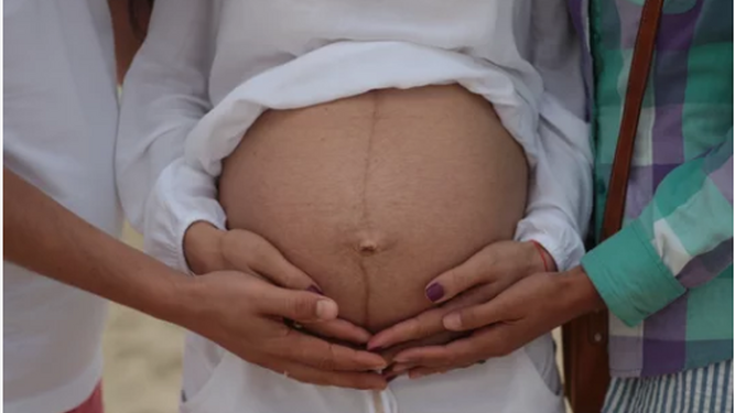 Embarazo subrogada altruista, ¿Sería real y posible regularlo en España?